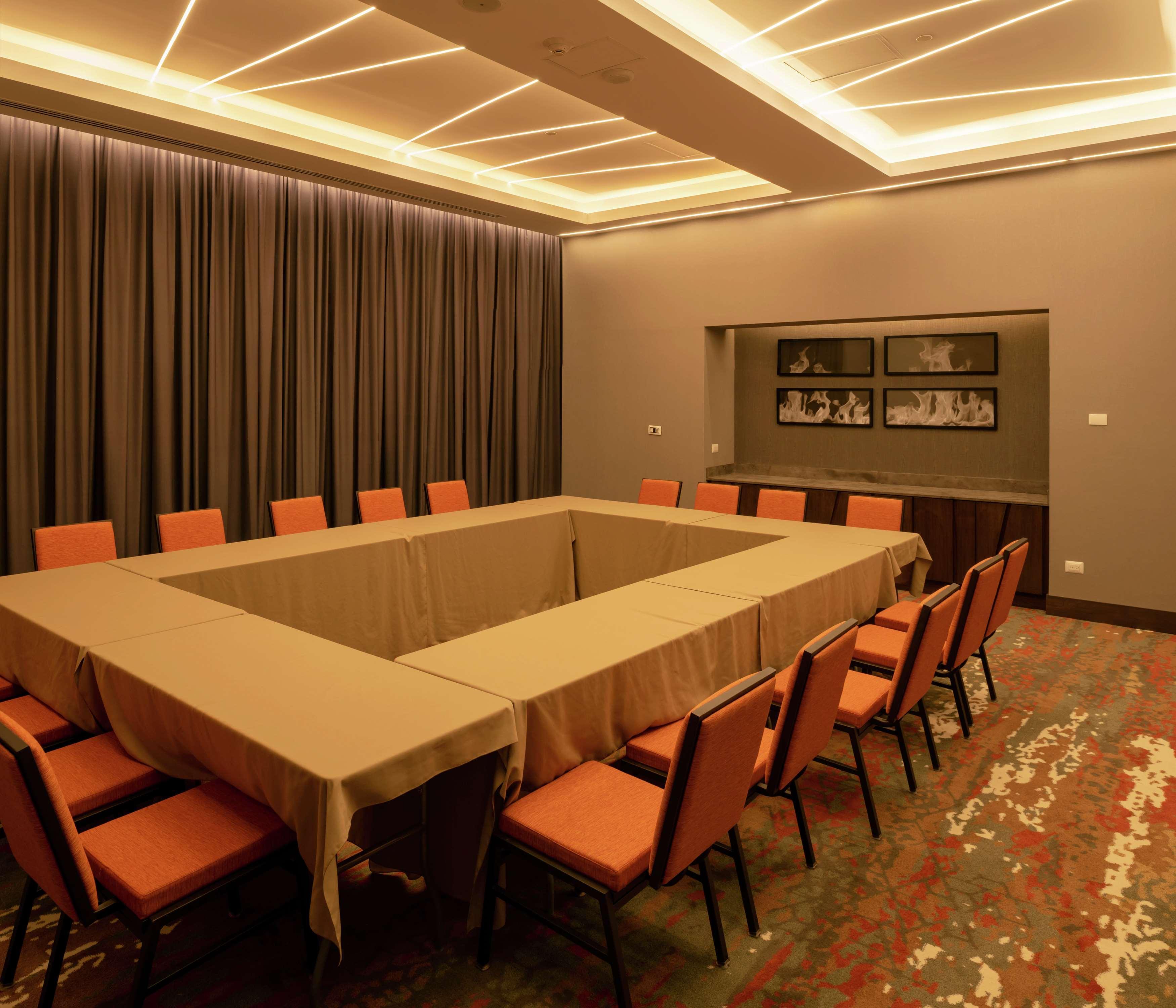 Hilton Garden Inn Chihuahua Ngoại thất bức ảnh