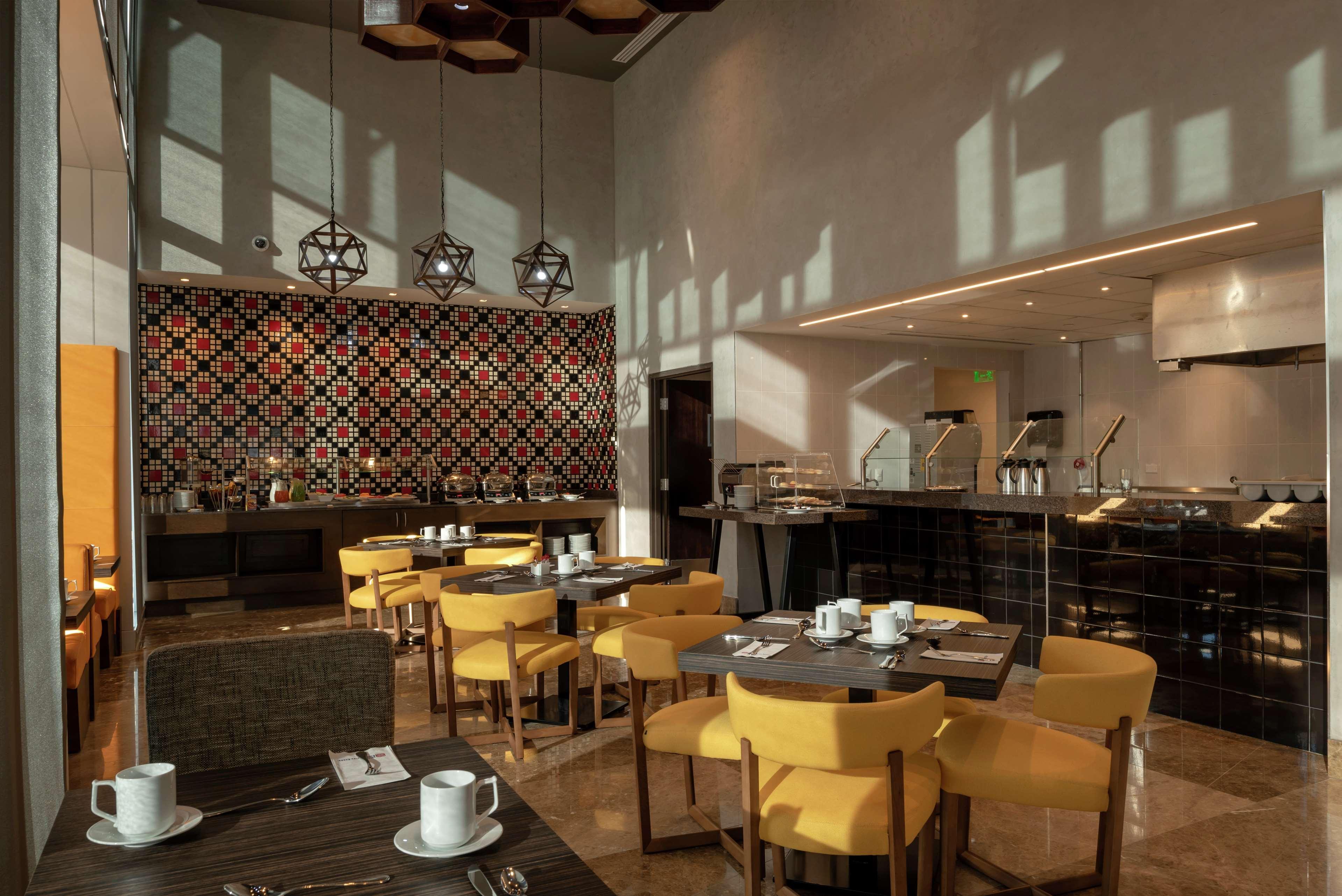 Hilton Garden Inn Chihuahua Ngoại thất bức ảnh